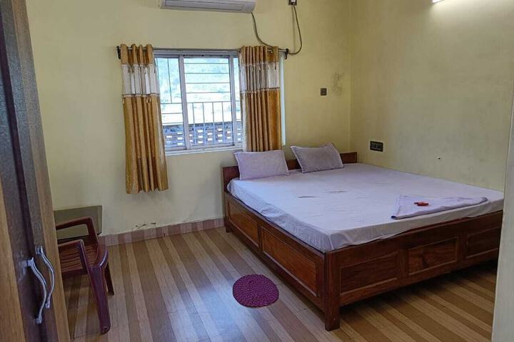 Room 18 of 125