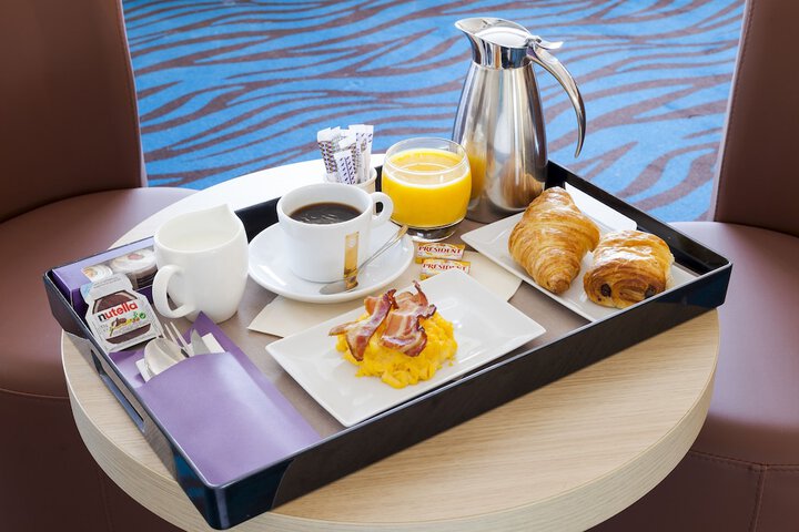 Breakfast/Coffee Service 42 of 55