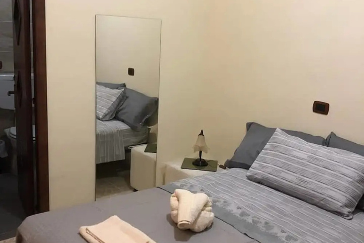 Room 7 of 10