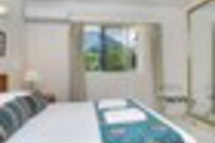 Room 8 of 75