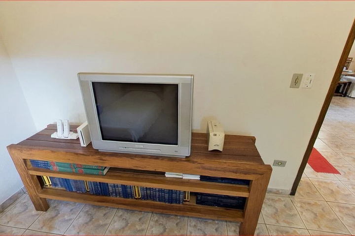 Room 5 of 12