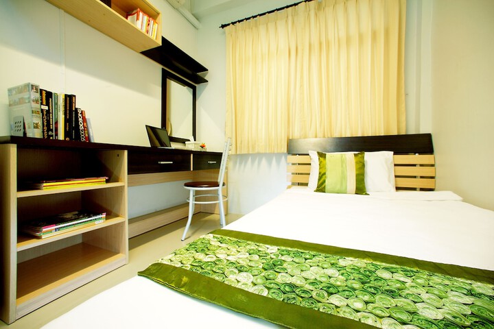 Room 16 of 60
