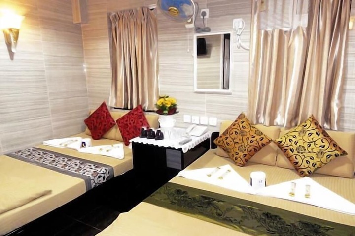Room 28 of 37
