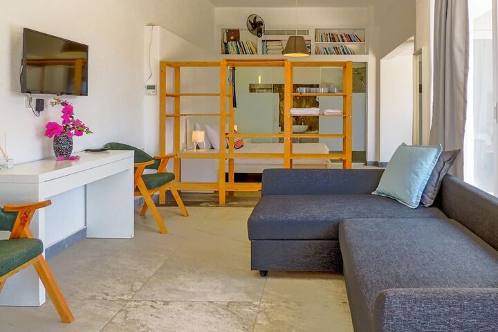 Room 9 of 41