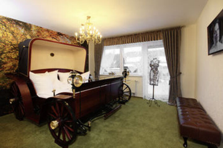 Room 21 of 33