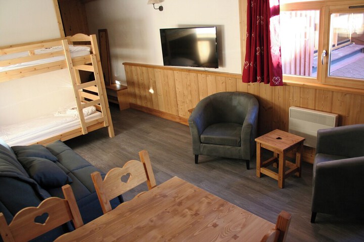 Room 35 of 82