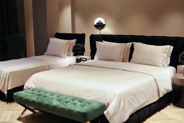 Room 27 of 77