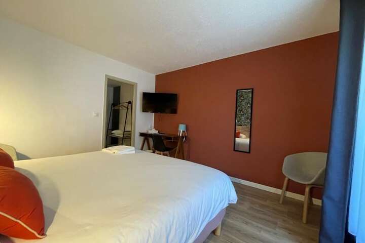 Room 12 of 51