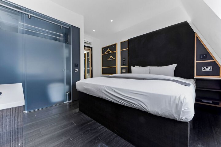 Room 7 of 43