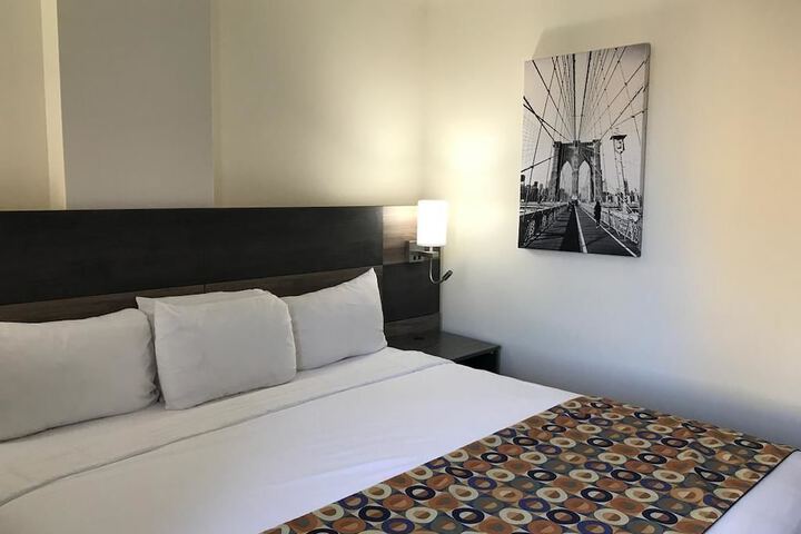 Room 6 of 31