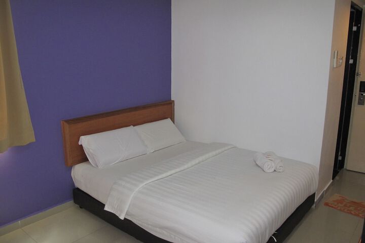 Room 3 of 34
