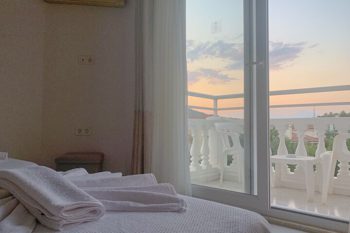 Room 27 of 93
