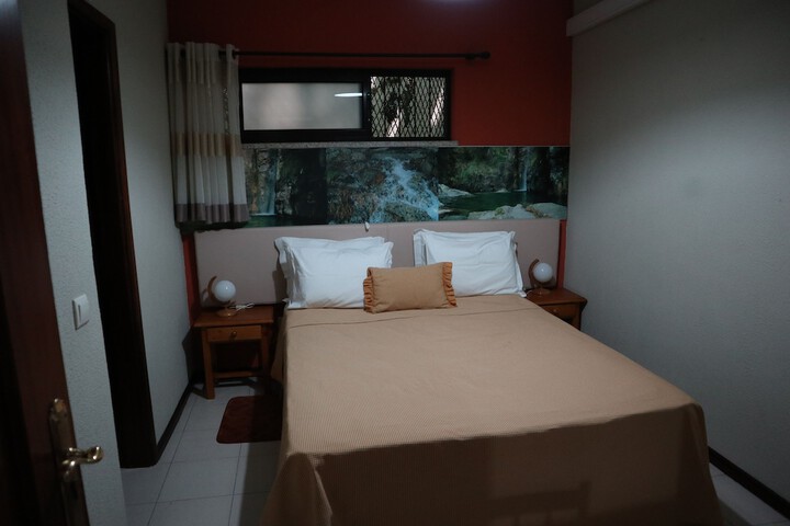 Room 14 of 64