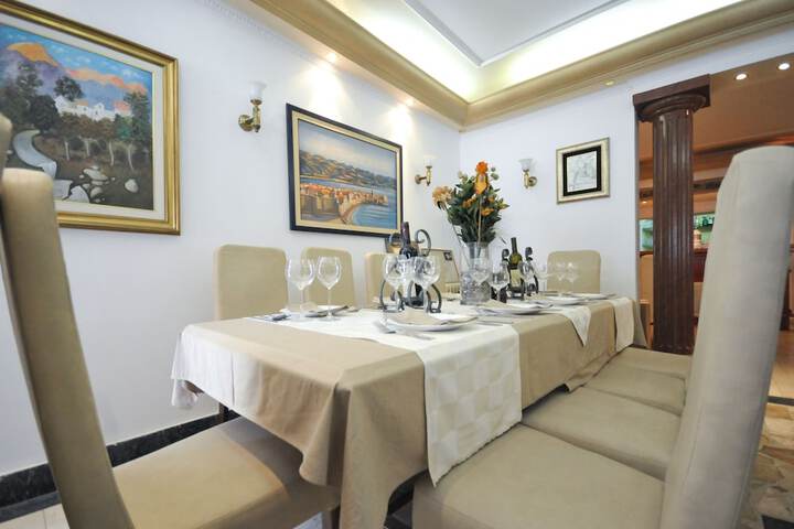 Dining 47 of 66