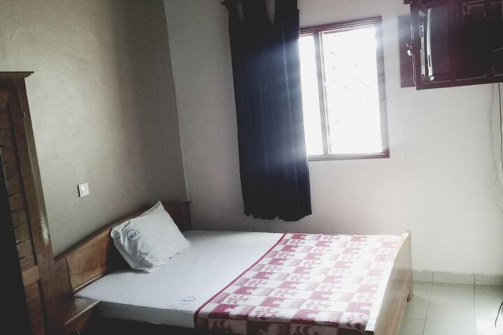 Room 1 of 6