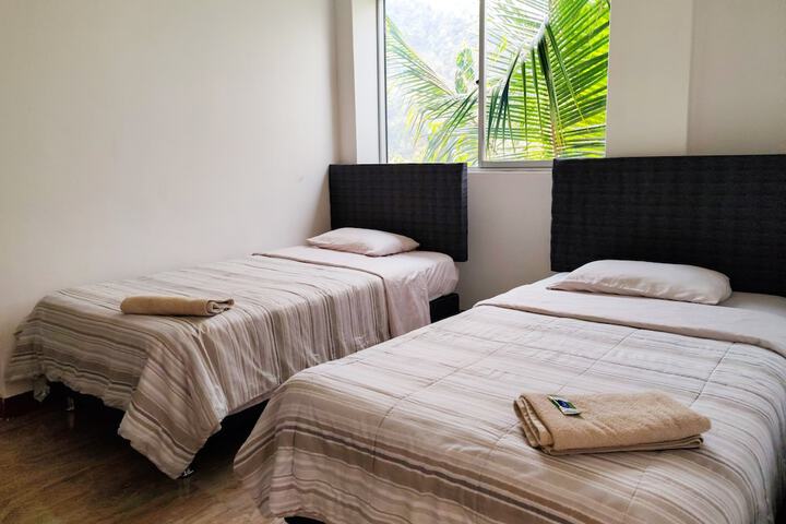 Room 4 of 12