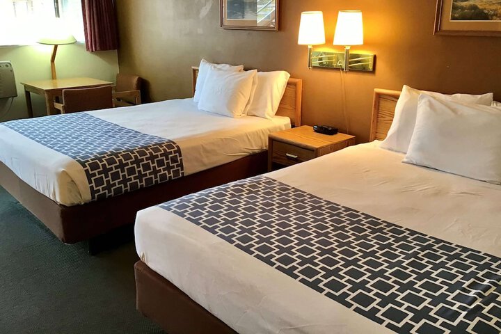 Room 9 of 15
