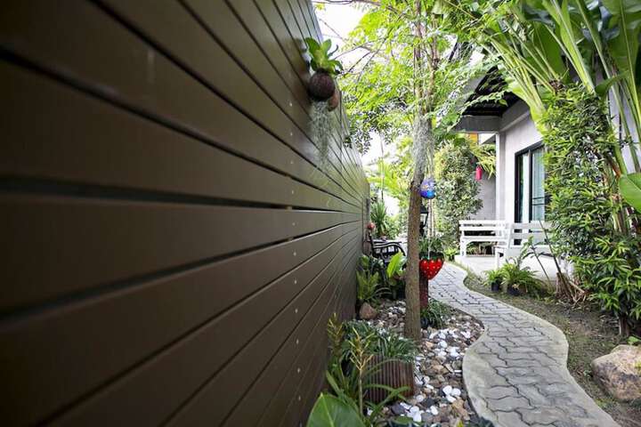 Property Grounds 27 of 38