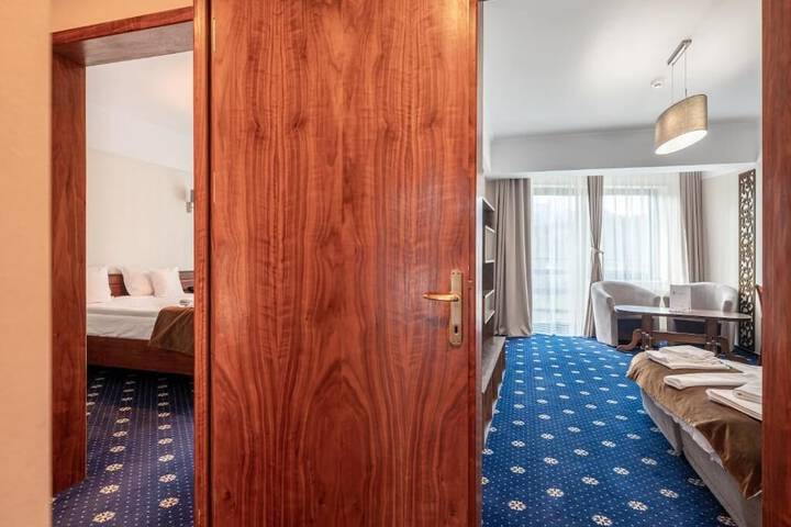 Room 9 of 45