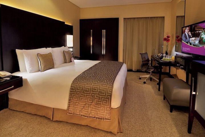 Room 45 of 194