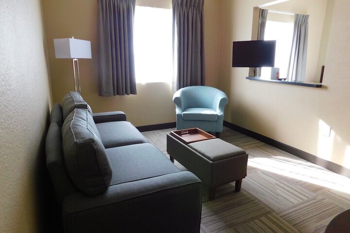 Room 15 of 36