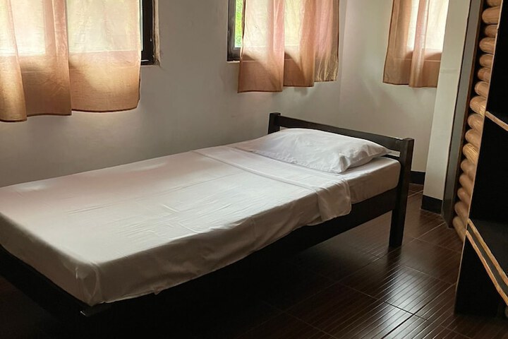 Room 12 of 20