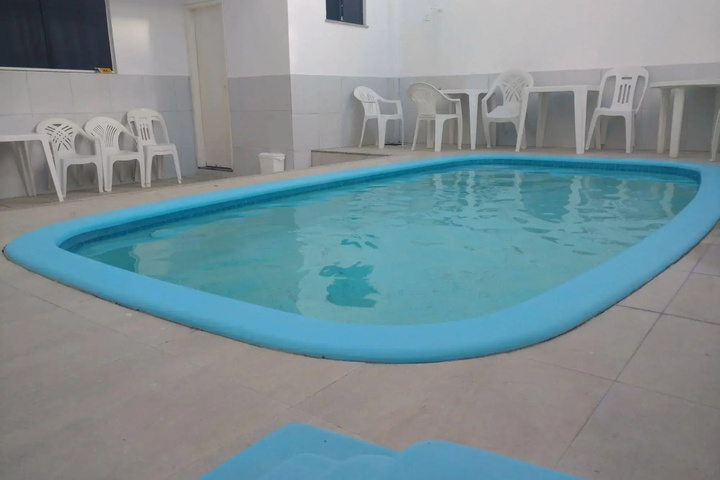 Pool 10 of 16
