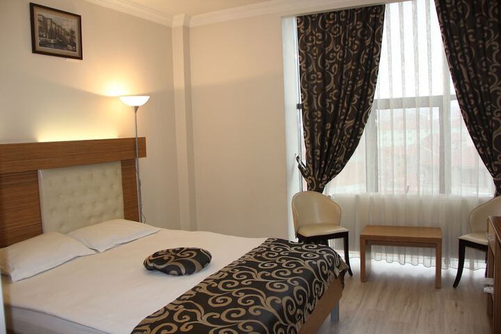 Room 9 of 25