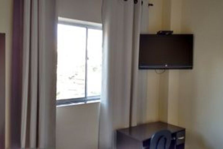 Room 10 of 19