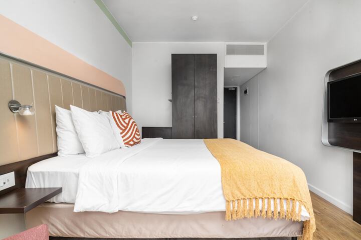 Room 15 of 21