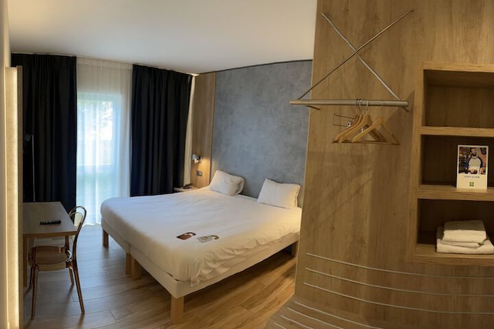 Room 12 of 78