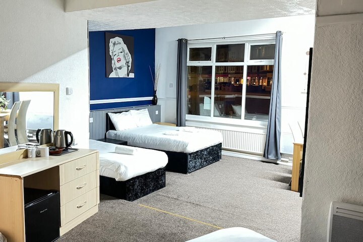 Room 48 of 106