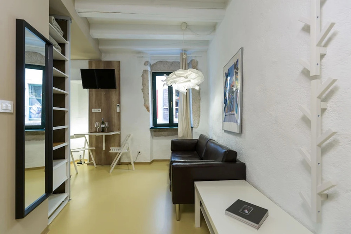 Room 12 of 15