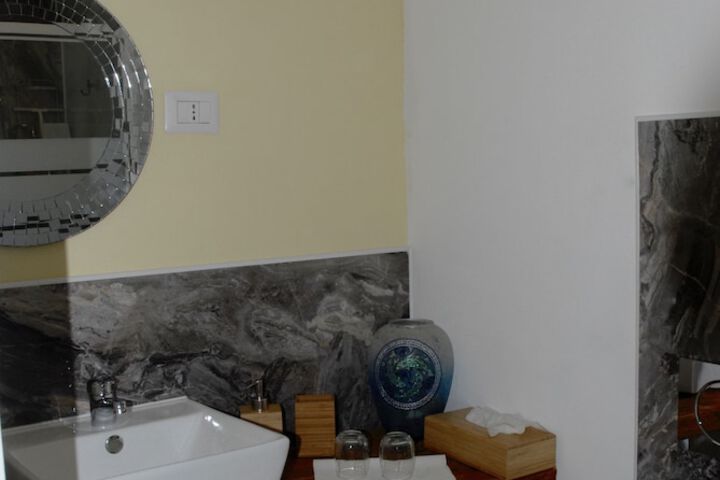 Room 9 of 24