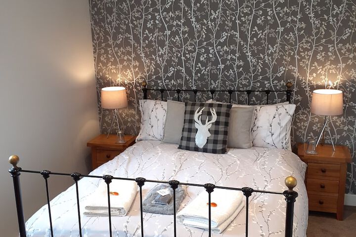 Room 7 of 28
