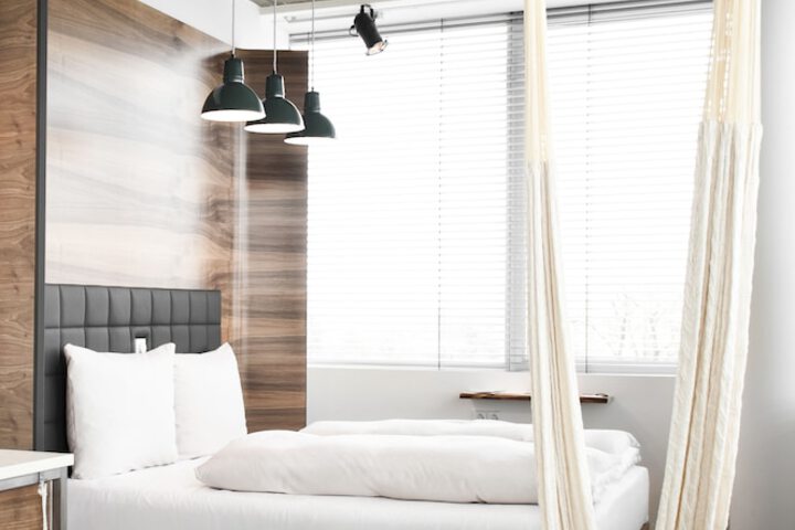 Room 12 of 61