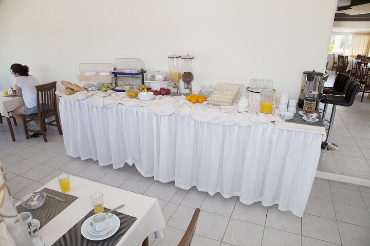 Breakfast/Coffee Service 41 of 78