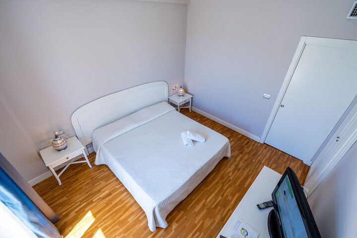 Room 8 of 45