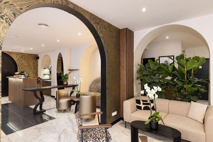 Guest Lobby
