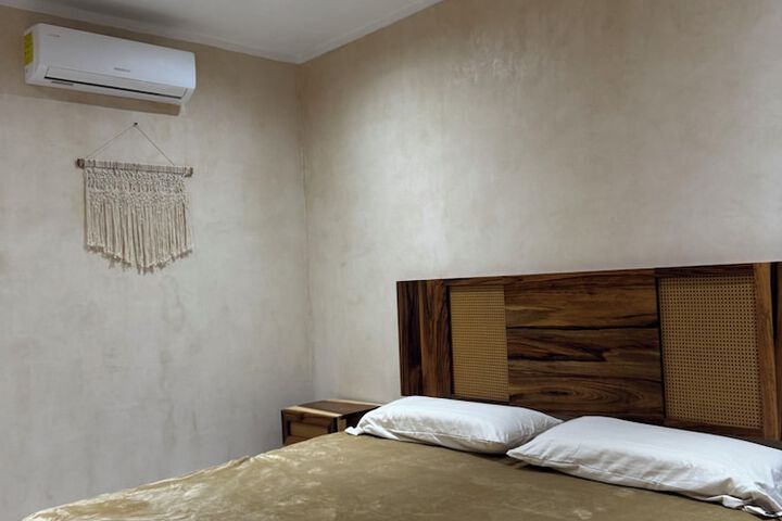 Room 7 of 28