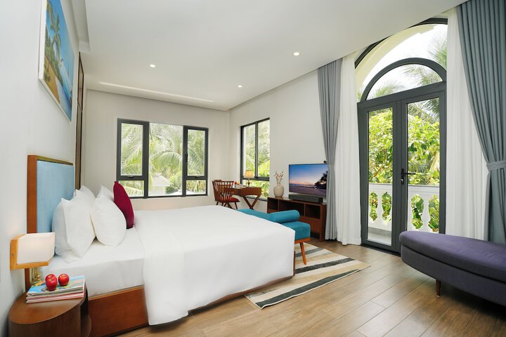 Room 40 of 165