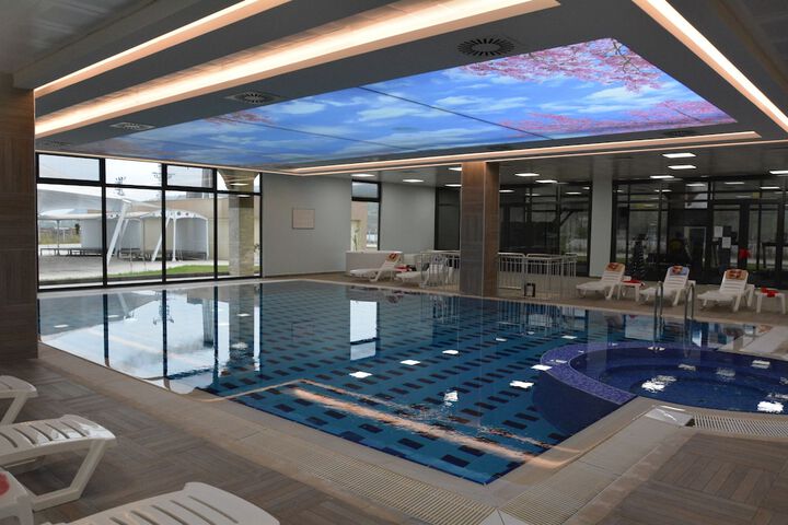 Pool 40 of 87