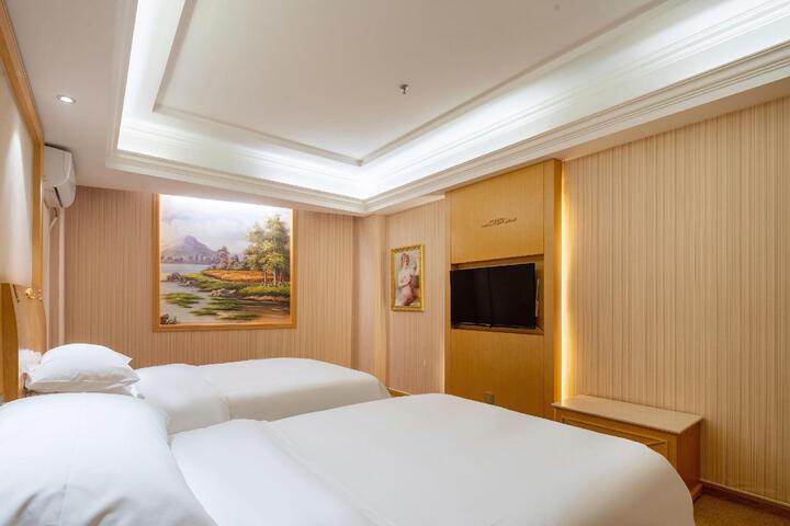 Room 21 of 48
