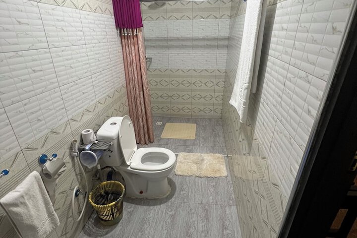 Room 17 of 40