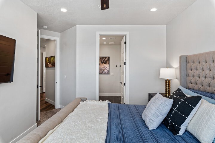 Room 6 of 54