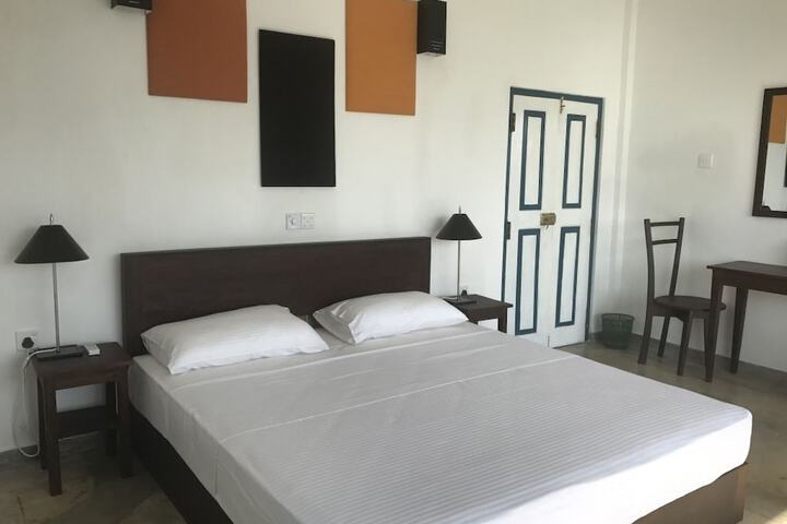 Room 5 of 26