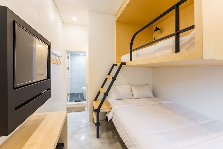 Room 15 of 90