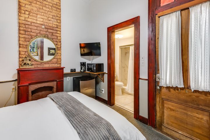 Room 21 of 40