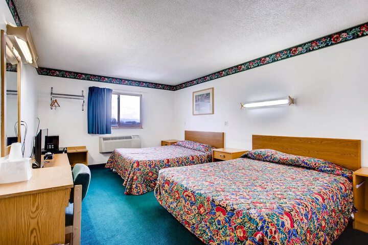 Room 12 of 26