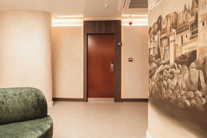 Room 16 of 17